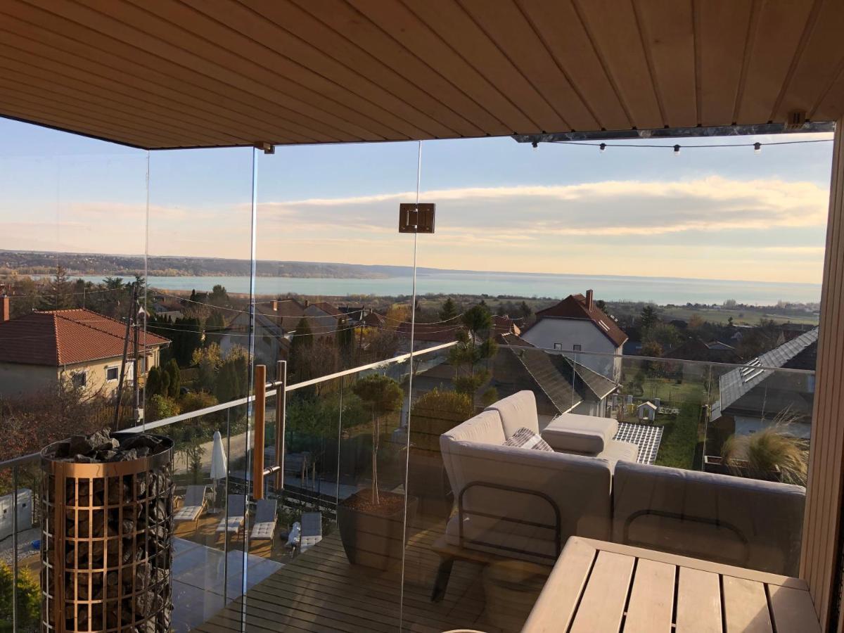 Skyline Resort Balatonalmádi エクステリア 写真
